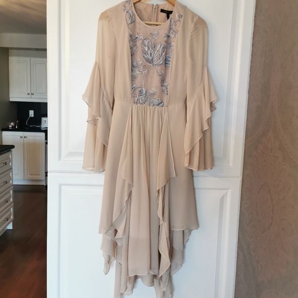 BCBG MaxAzria 100% silk dress - Picture 2 of 5